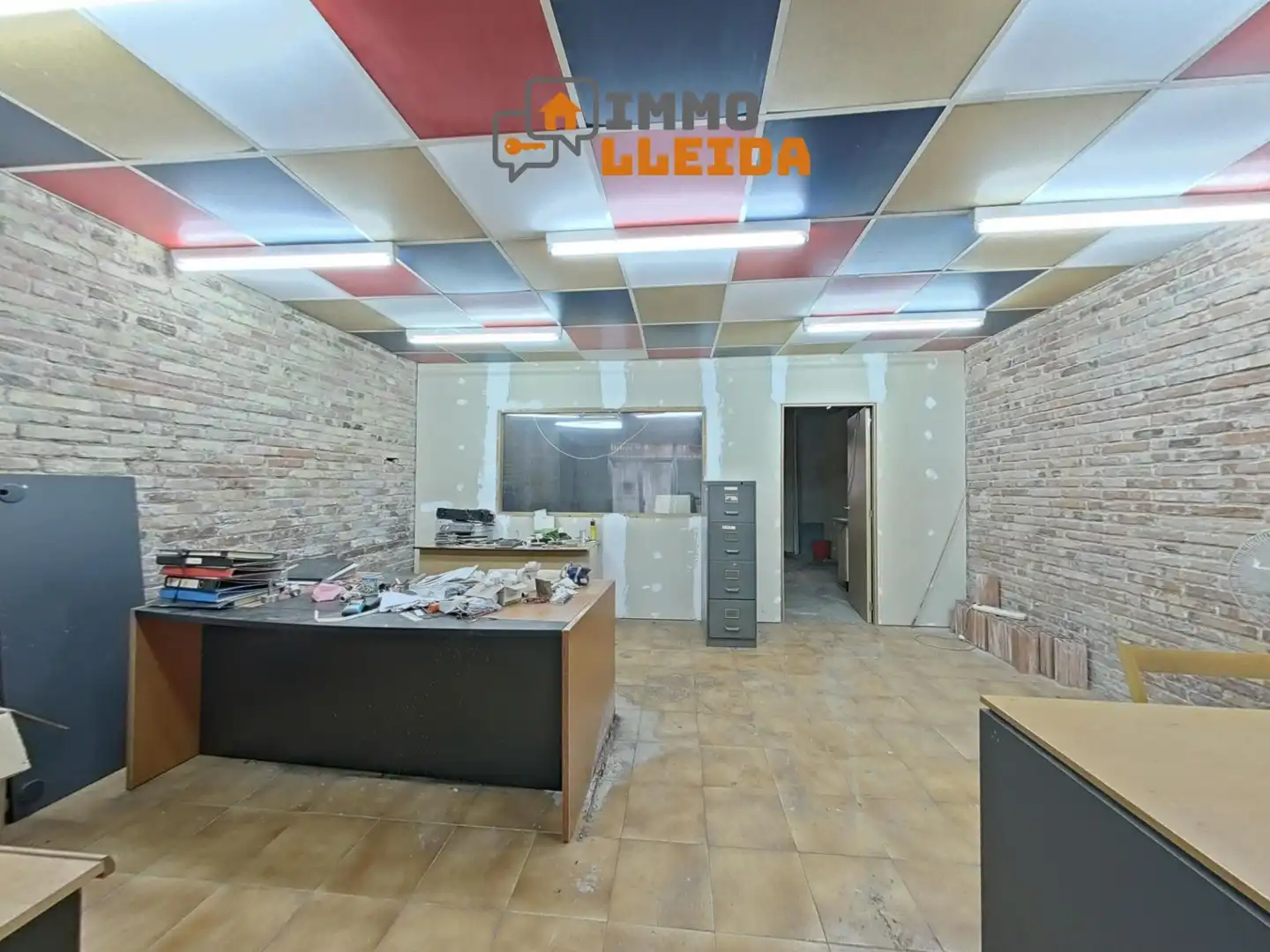 Local comercial en venda a Carrer Carrer Anselm Clavé 34, imagen 2