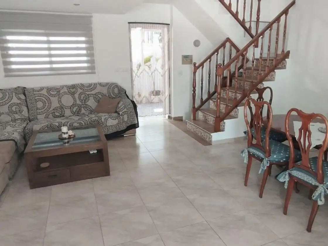 Wohnzimmer von Einfamilien-Reihenhaus zur Miete in Voramar
