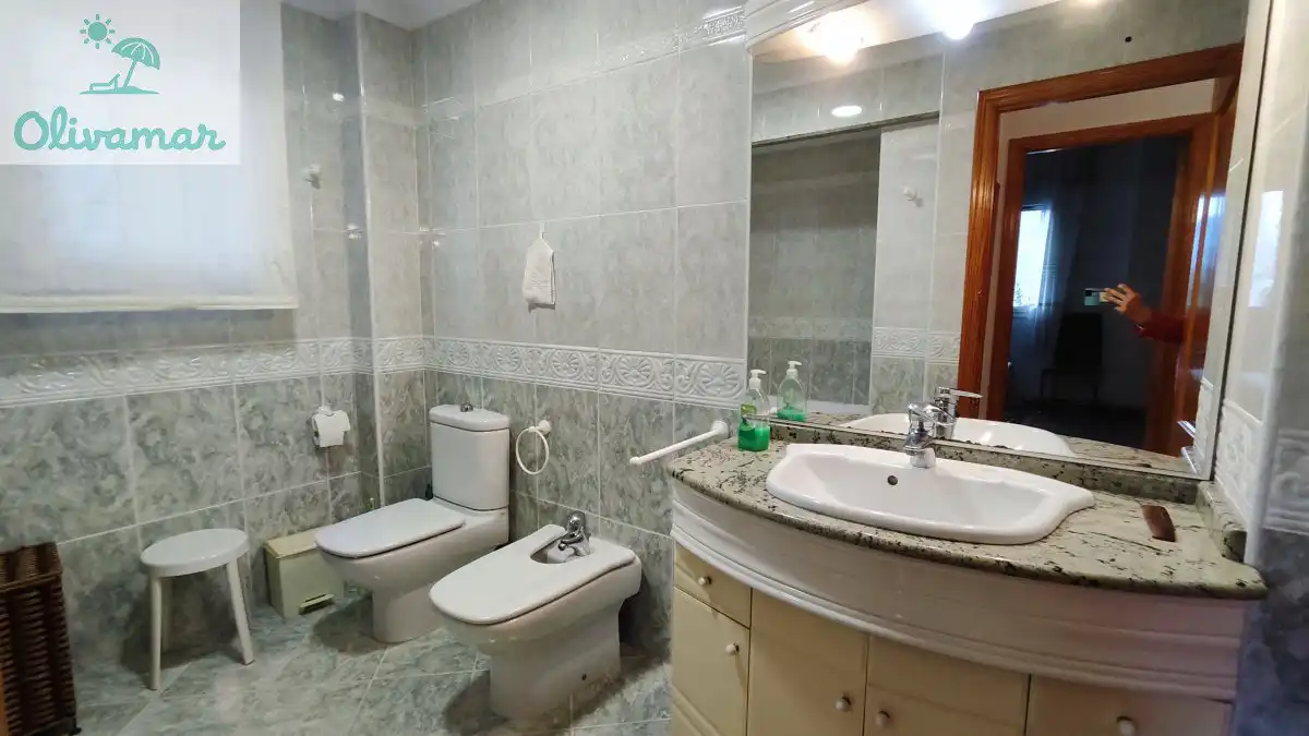 Bany de Casa o xalet en venda en Oliva amb Moblat
