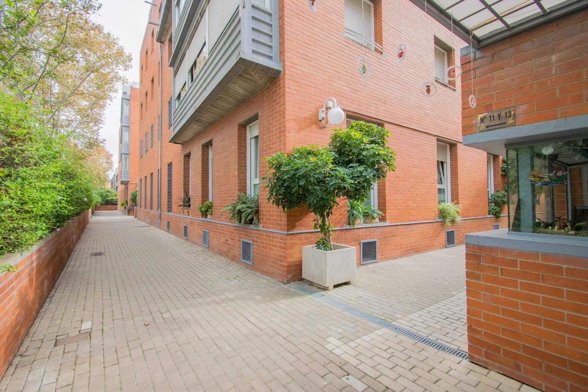 Exterior view of Flat for sale in  Sevilla Capital  with Air Conditioner, Heating and Private garden