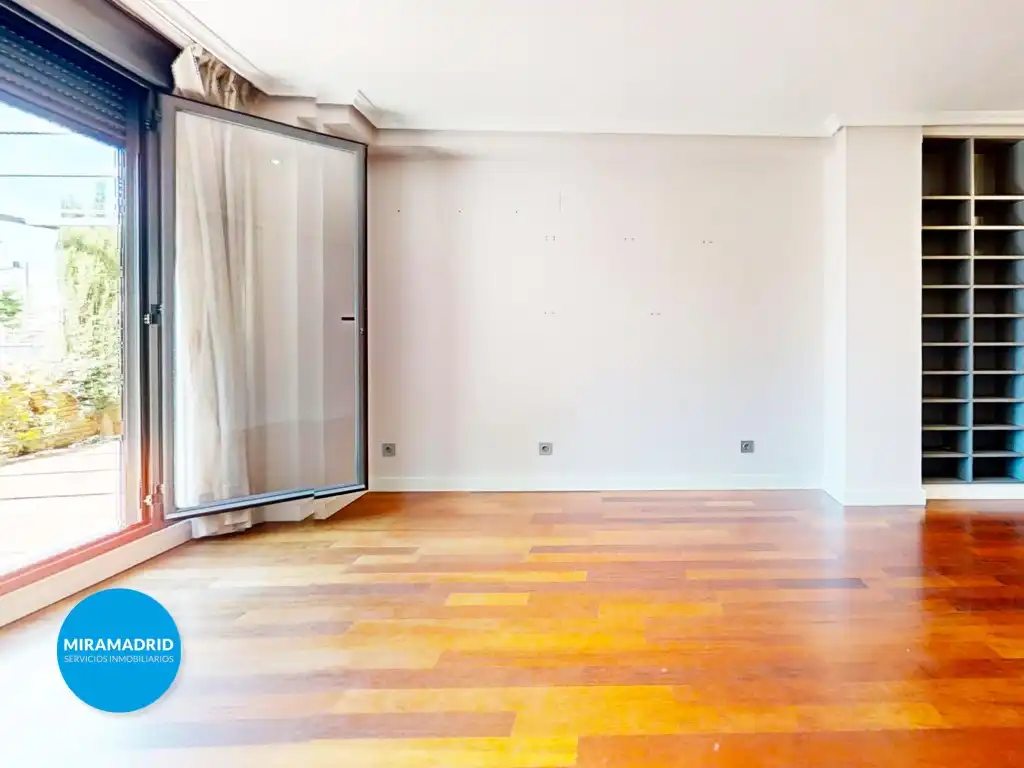 Habitación de Planta baja en venta en Paracuellos de Jarama con Aire acondicionado, Terraza y Piscina comunitaria