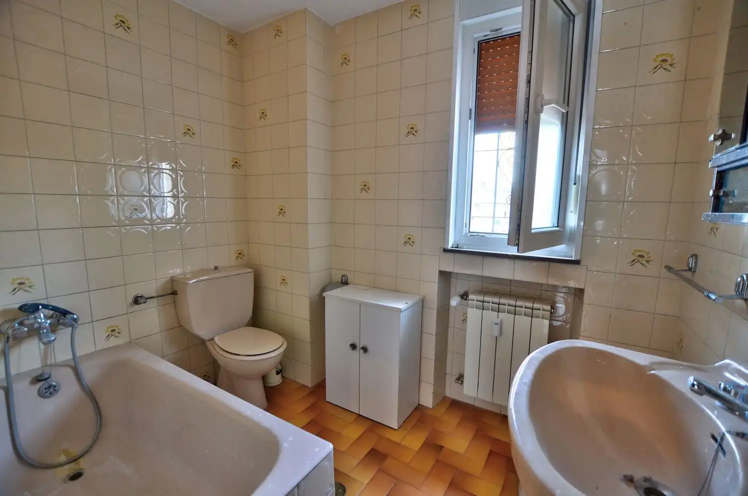 Badezimmer von Wohnung zum Verkauf in Oviedo  mit Heizung, Terrasse und Schwimmbad