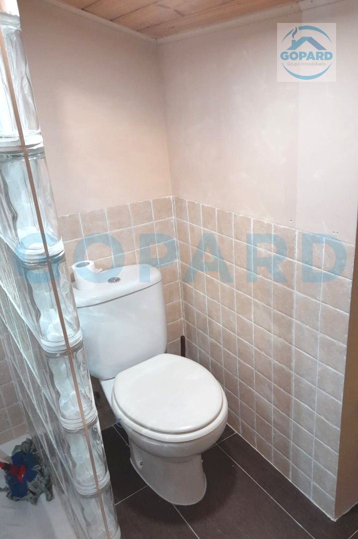 Baño de Estudio en venta en Villanueva de la Cañada con Calefacción, Parquet y Lavadora