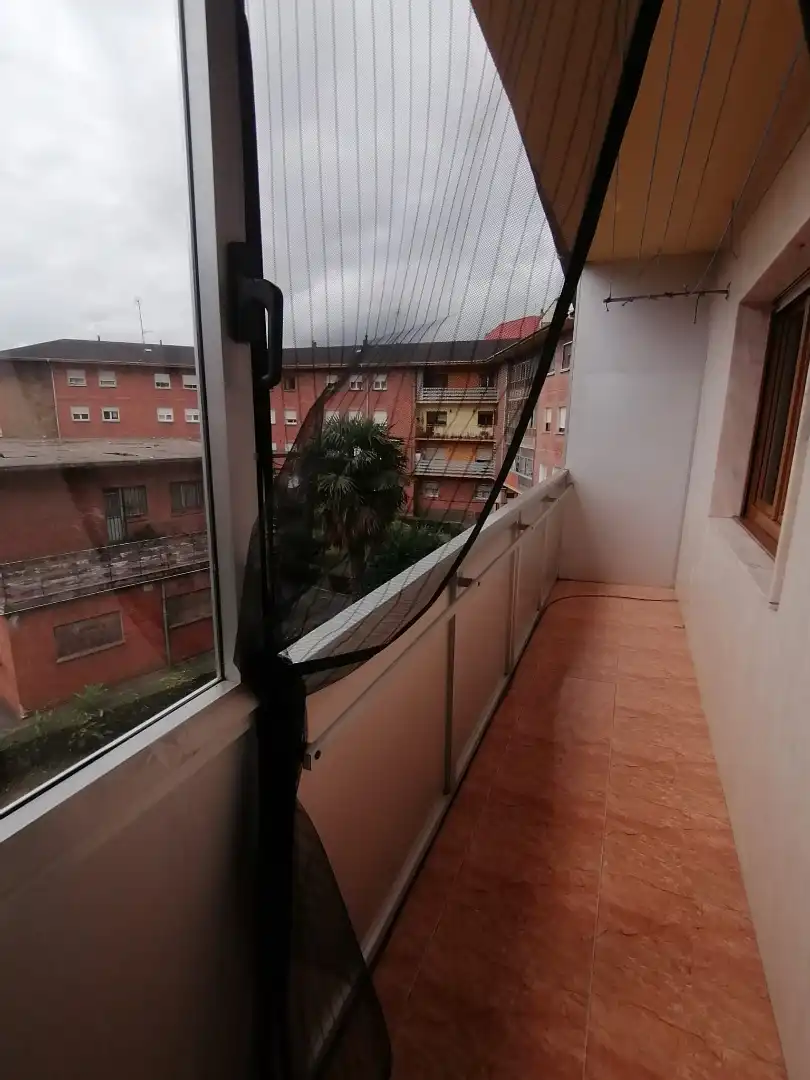 Terrassa de Pis en venda en Gijón  amb Parquet, Terrassa i Moblat