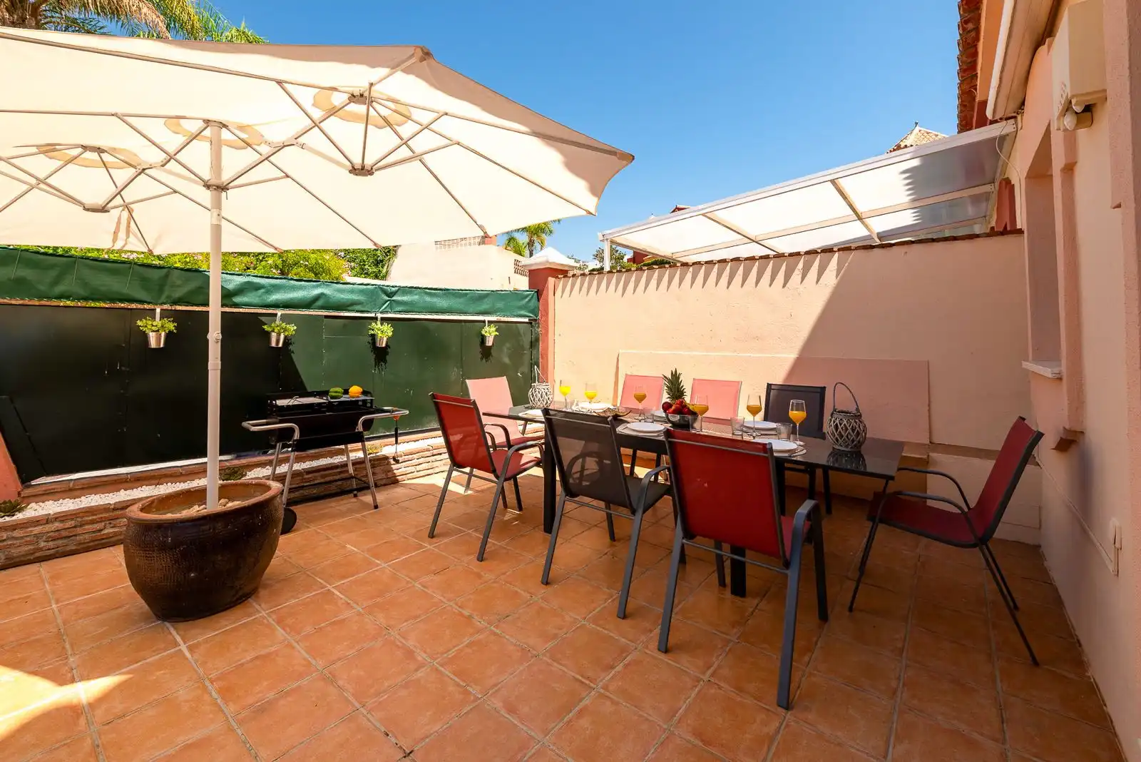Terraza de Casa adosada en venta en Marbella con Aire acondicionado, Calefacción y Jardín privado