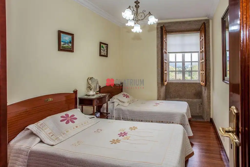 Dormitori de Casa o xalet en venda en Padrón amb Jardí privat
