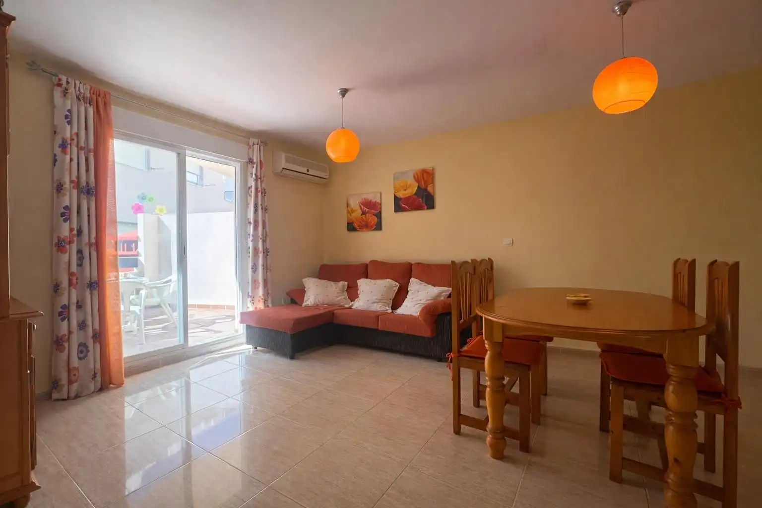 Sala d'estar de Apartament en venda en Sorvilán amb Aire condicionat i Terrassa