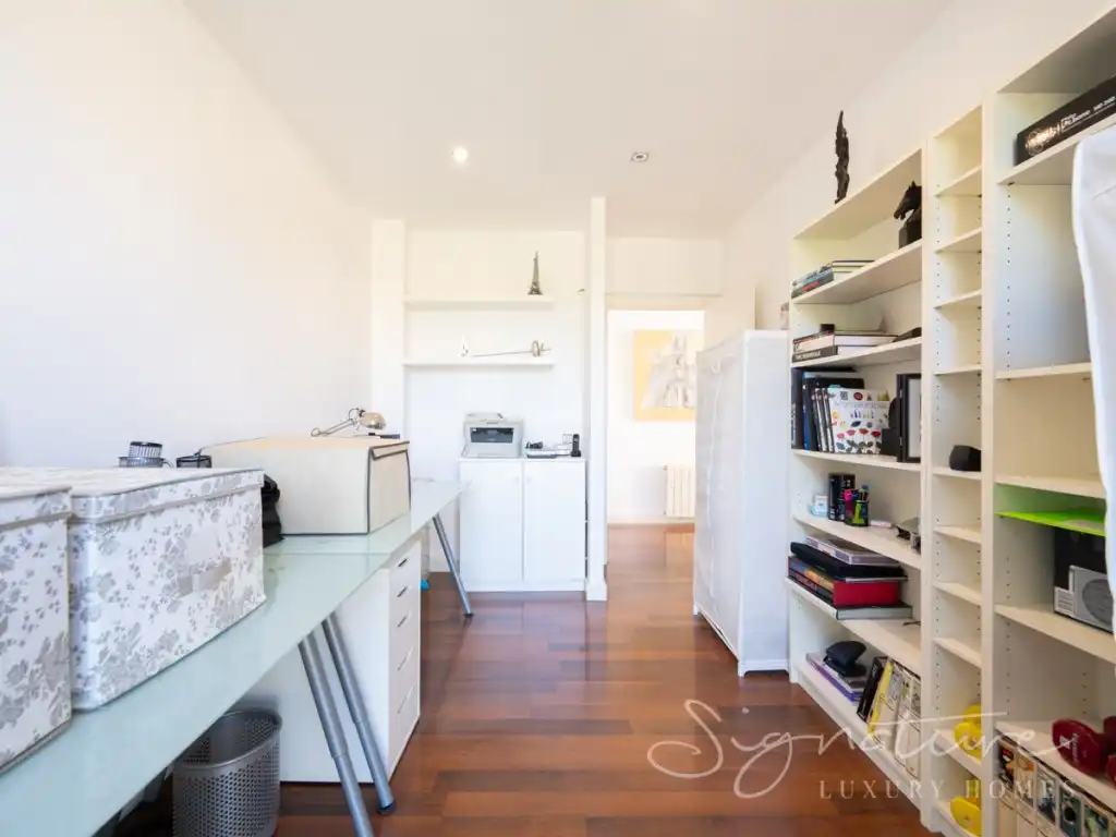 Dormitori de Casa o xalet en venda en Barcelona amb Aire condicionat