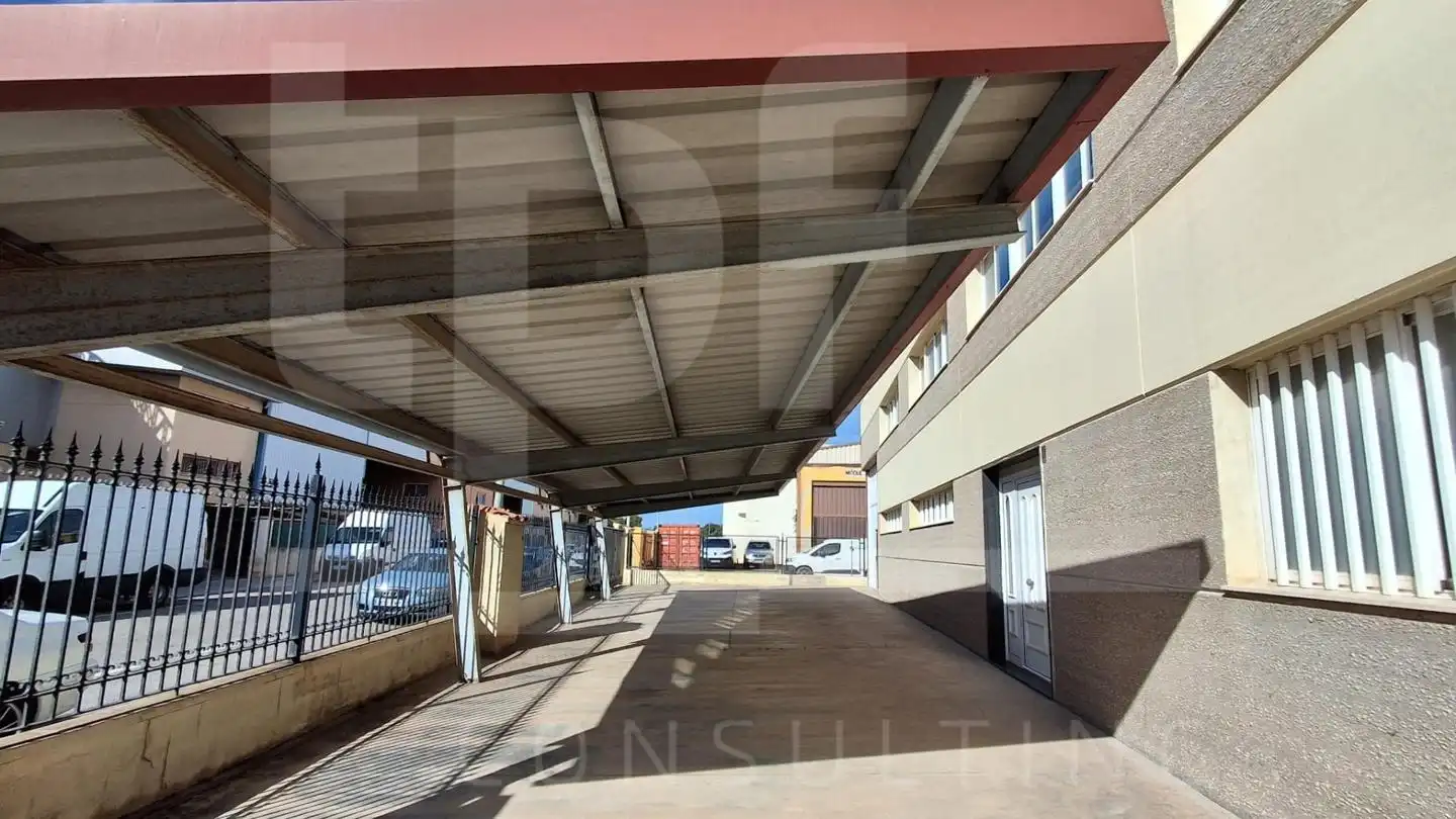 Parking de Nave industrial de alquiler en Moncada
