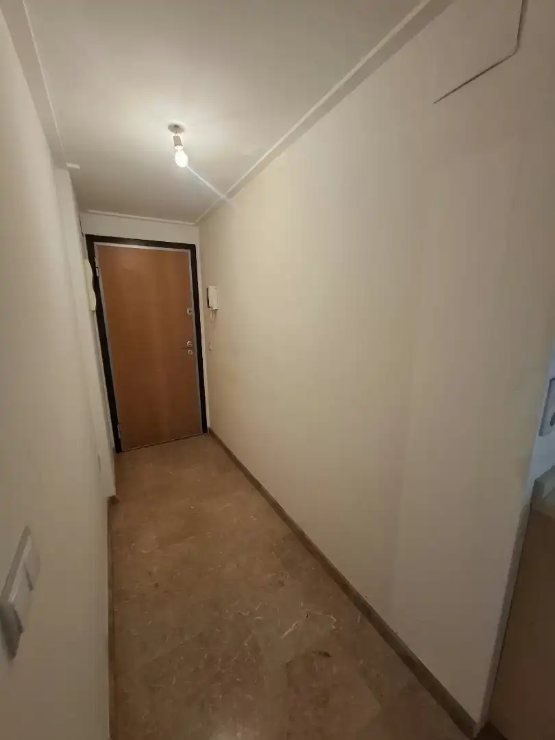 Flat for sale in Valencia  with Air Conditioner and Oven