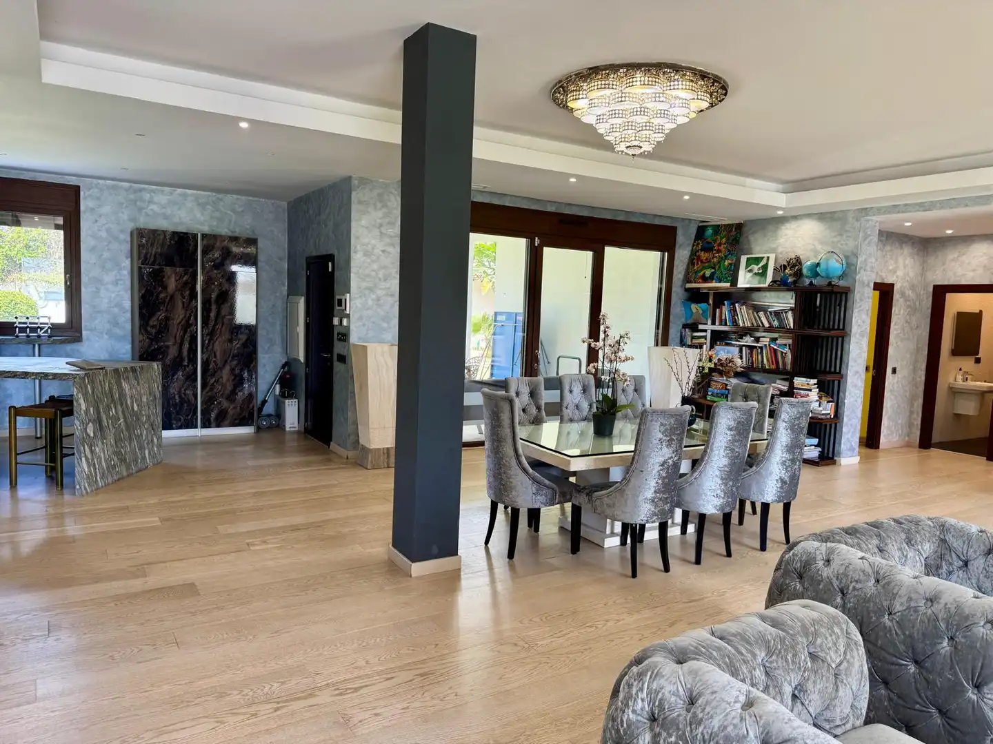 Menjador de Casa o xalet de lloguer en Marbella amb Aire condicionat, Calefacció i Jardí privat