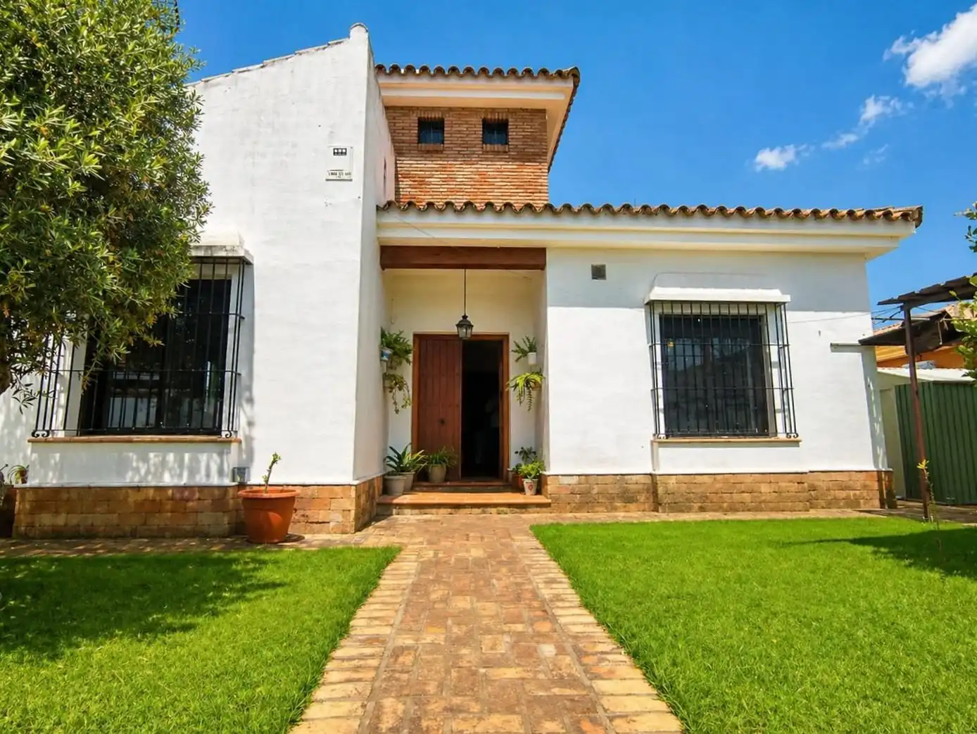 Vista exterior de Casa o xalet en venda en Chiclana de la Frontera