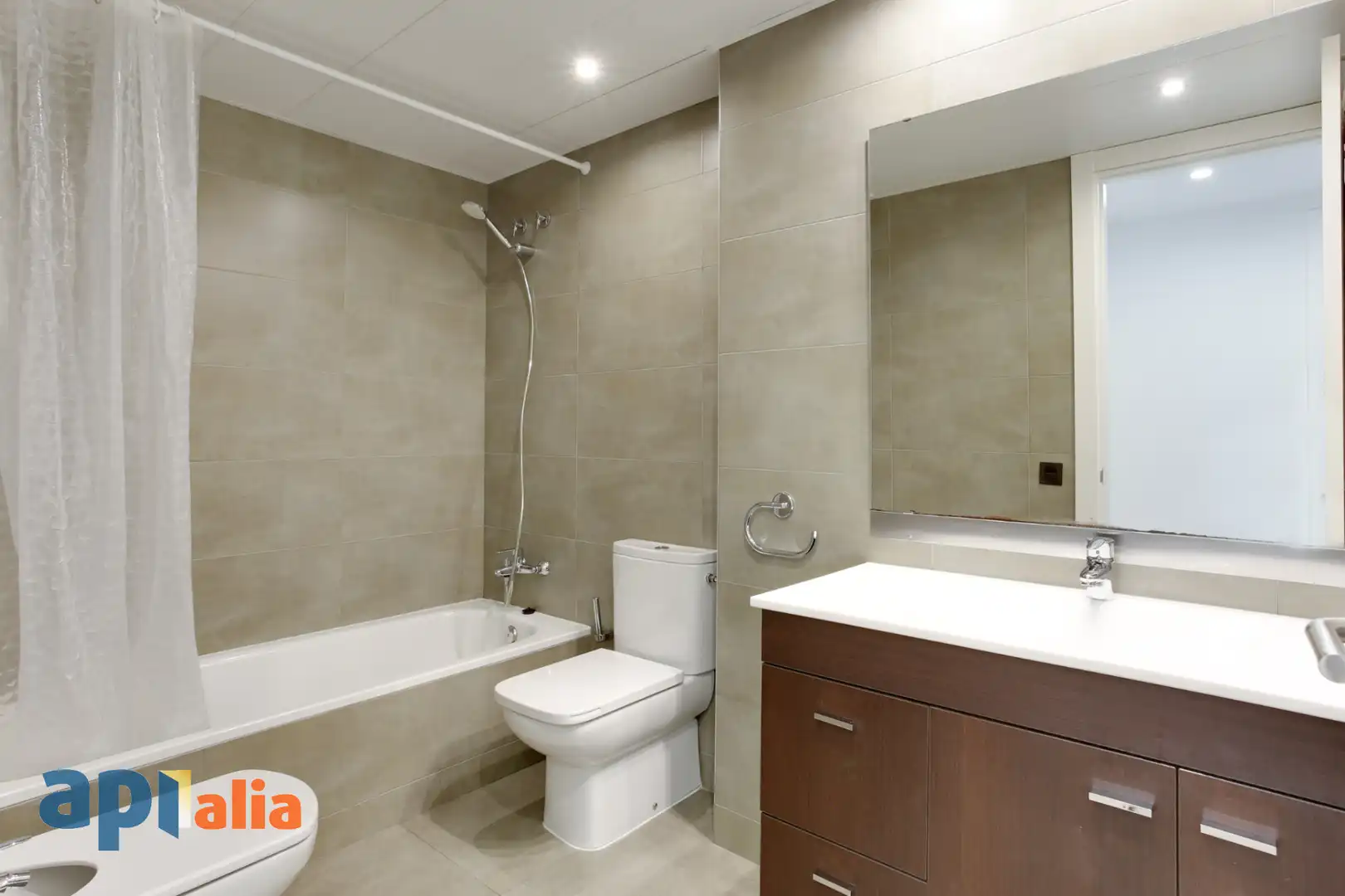 Bathroom of Duplexes for sale in Esplugues de Llobregat  with Air Conditioner, Heating and Storage room