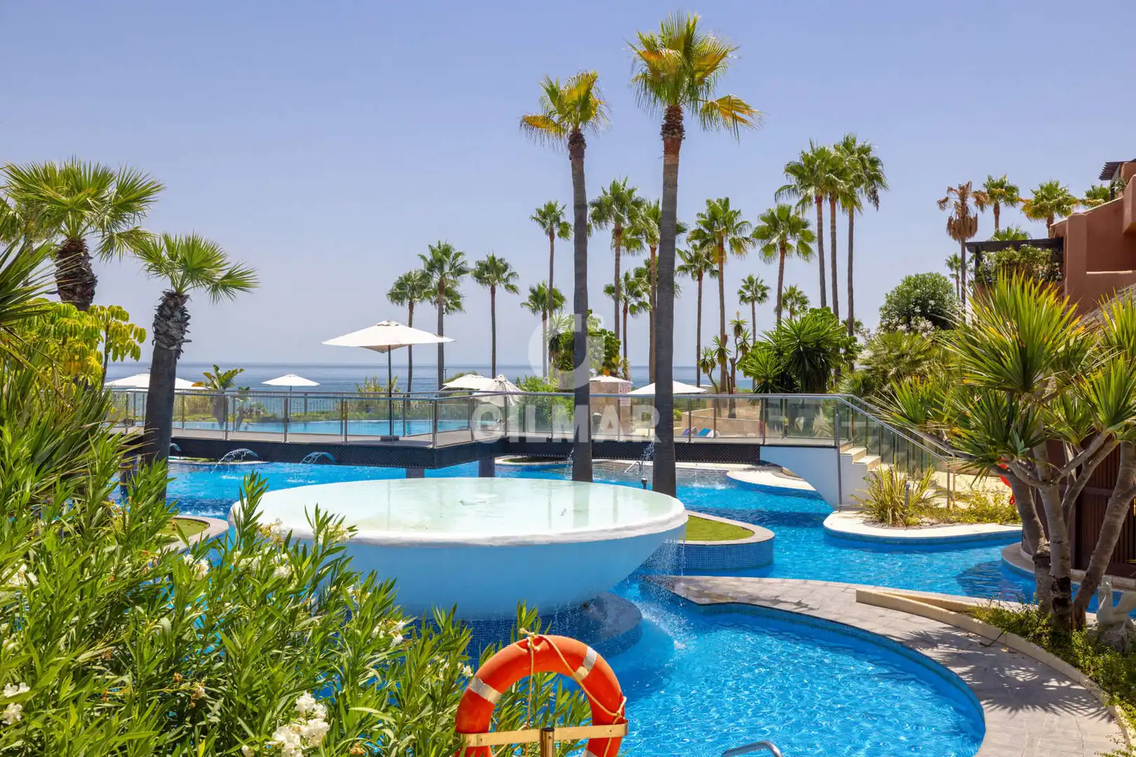 Piscina de Planta baja en venta en Estepona con Calefacción, Jardín privado y Trastero
