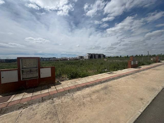 Terreno residencial en Venta en Calle Hipocrates en Alovera
