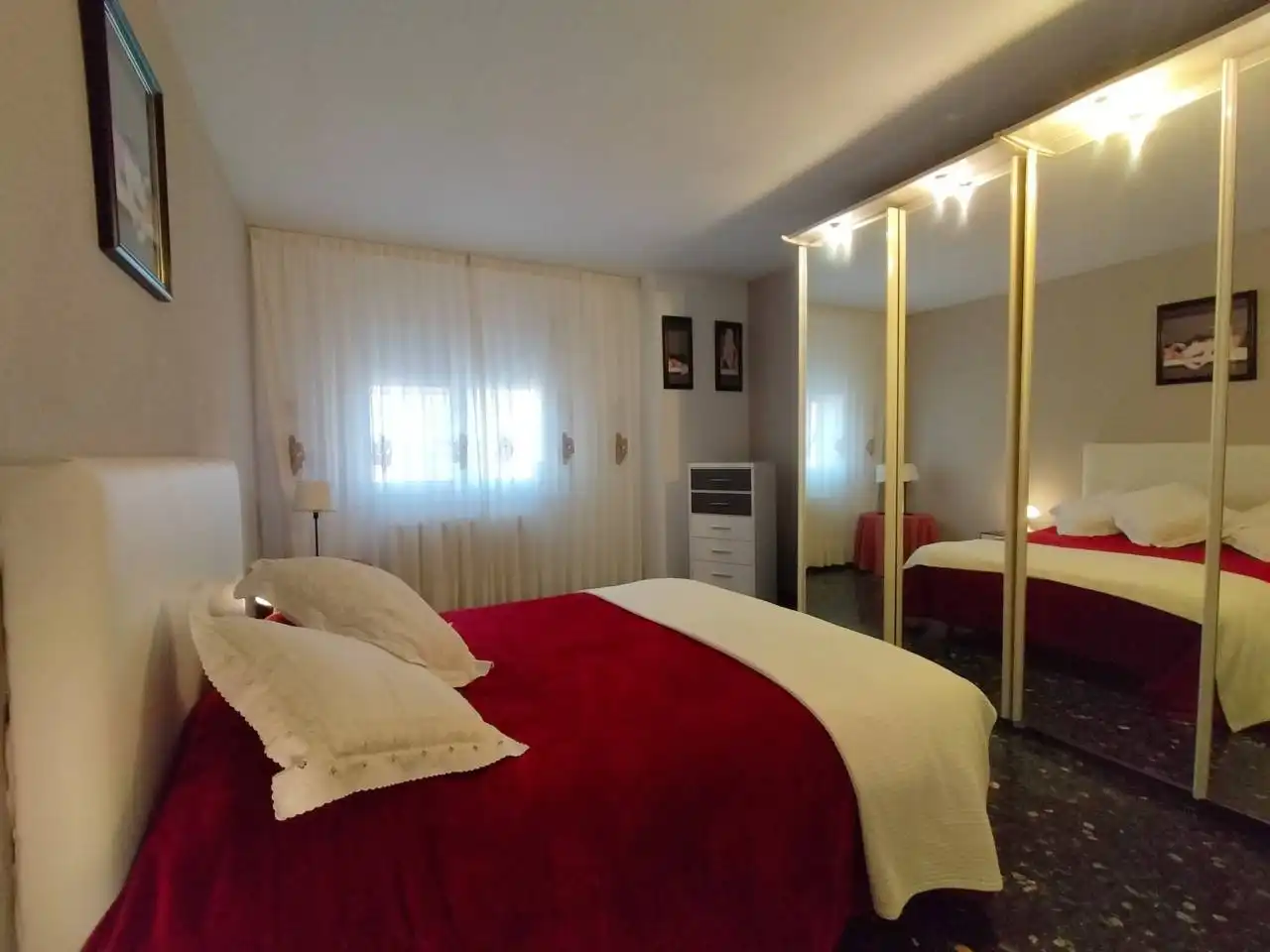 Dormitori de Casa o xalet en venda en Terrassa amb Aire condicionat i Terrassa