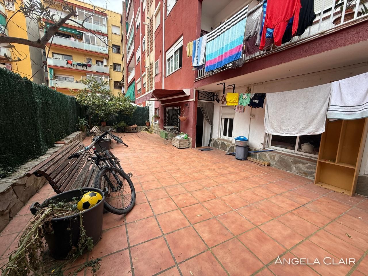 Vista exterior de Planta baixa en venda en Montornès del Vallès amb Parquet i Moblat