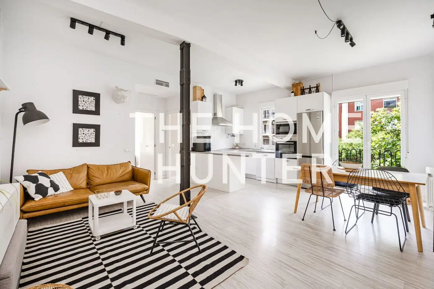 Living room of Flat for rent in Madrid  with Air Conditioner, Heating and Furnished