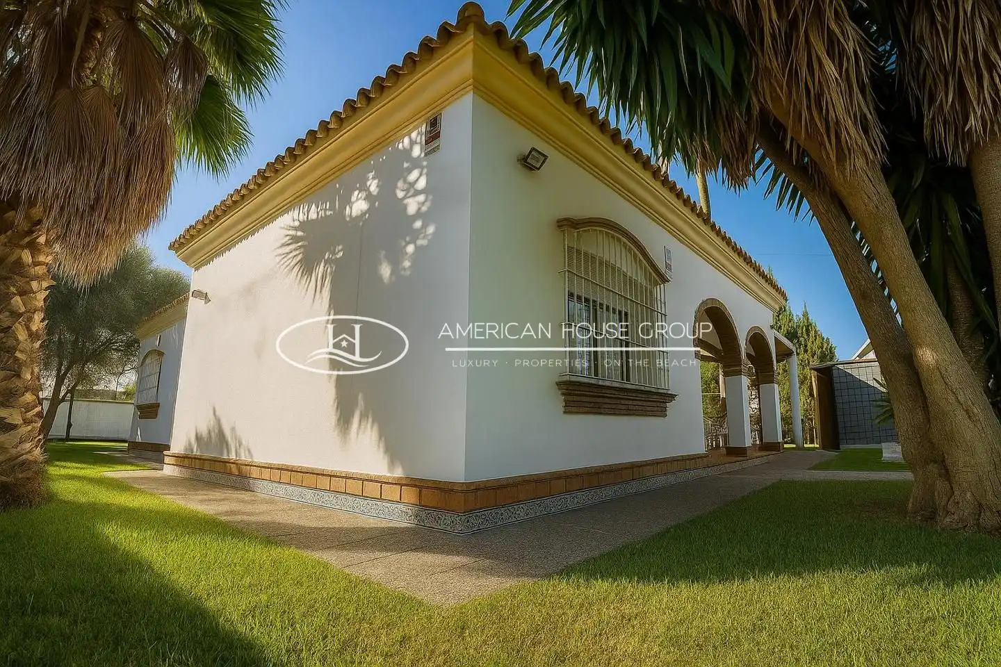 Exterior view of Houses for sale in Chiclana de la Frontera