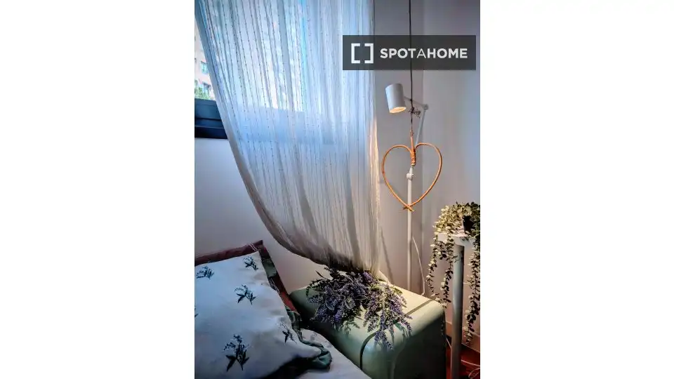 Habitación de Piso para compartir en Madrid con Aire acondicionado, Terraza y Amueblado