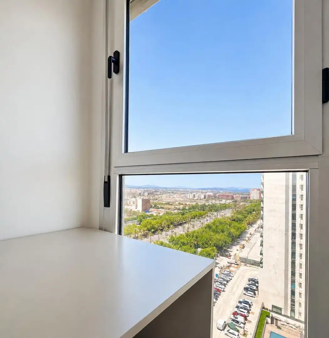 Außenansicht von Wohnung zur Miete in Valencia mit Klimaanlage, Heizung und Möbliert