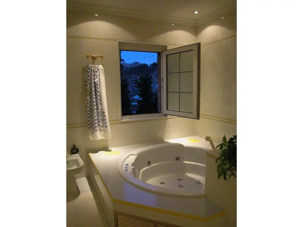 Bathroom of Houses for sale in Granada