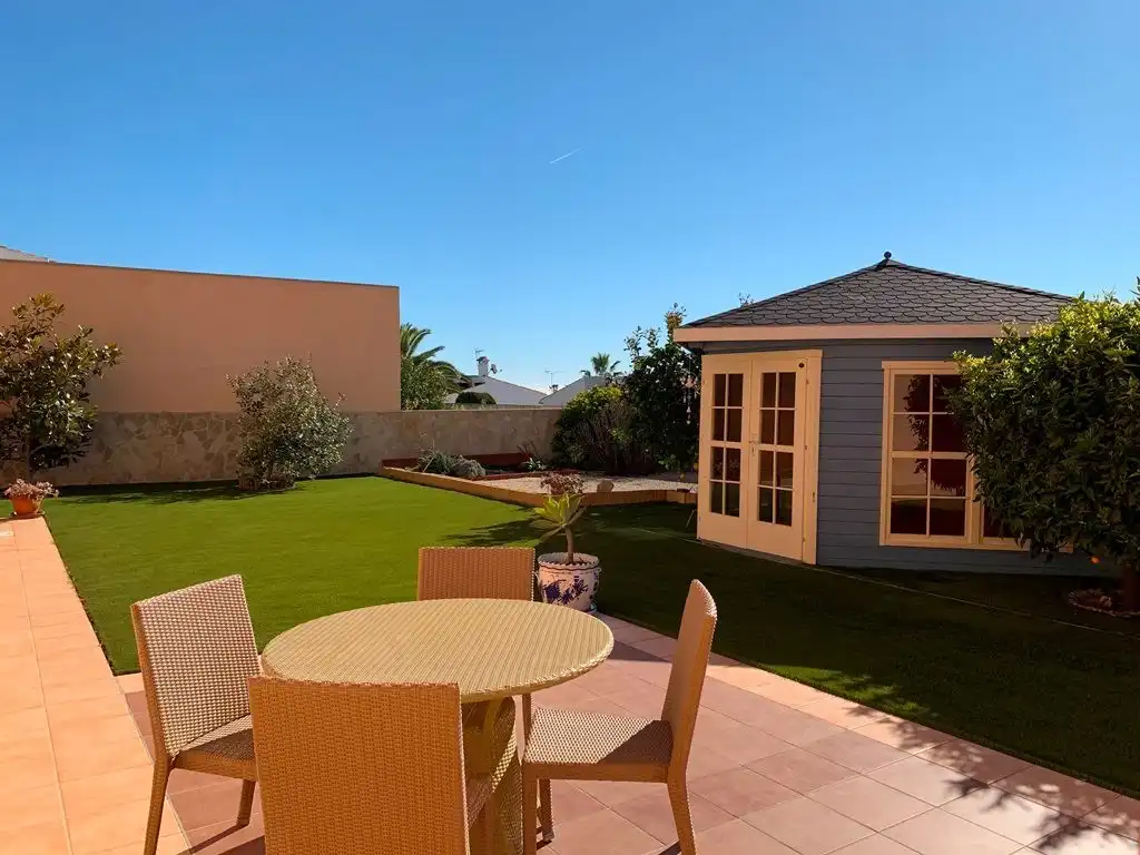 Garden of Houses for sale in L'Alfàs del Pi  with Air Conditioner, Heating and Private garden