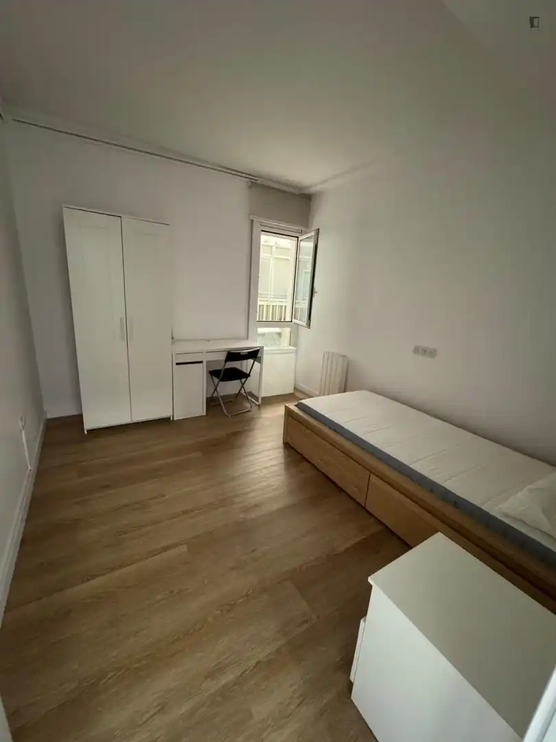 Room in Creu Alta