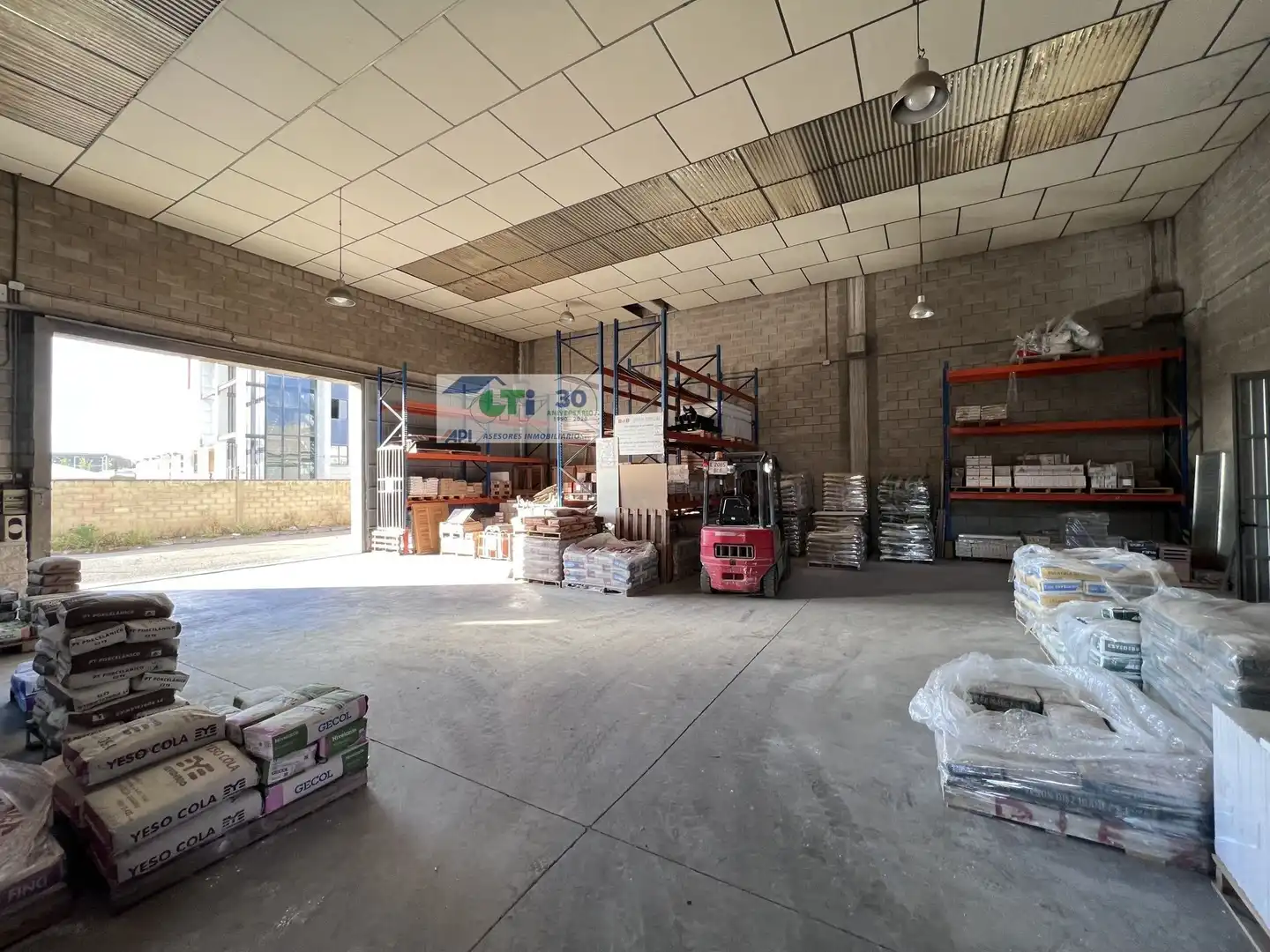 Fabrikhallen zur Miete in Zaragoza