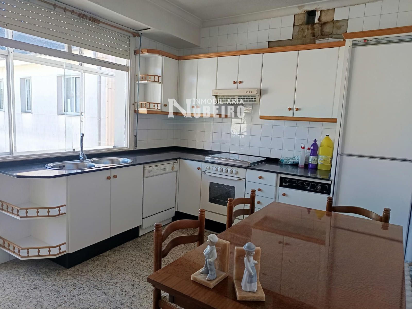 Cuina de Pis en venda en Lugo Capital amb Calefacció, Terrassa i Traster
