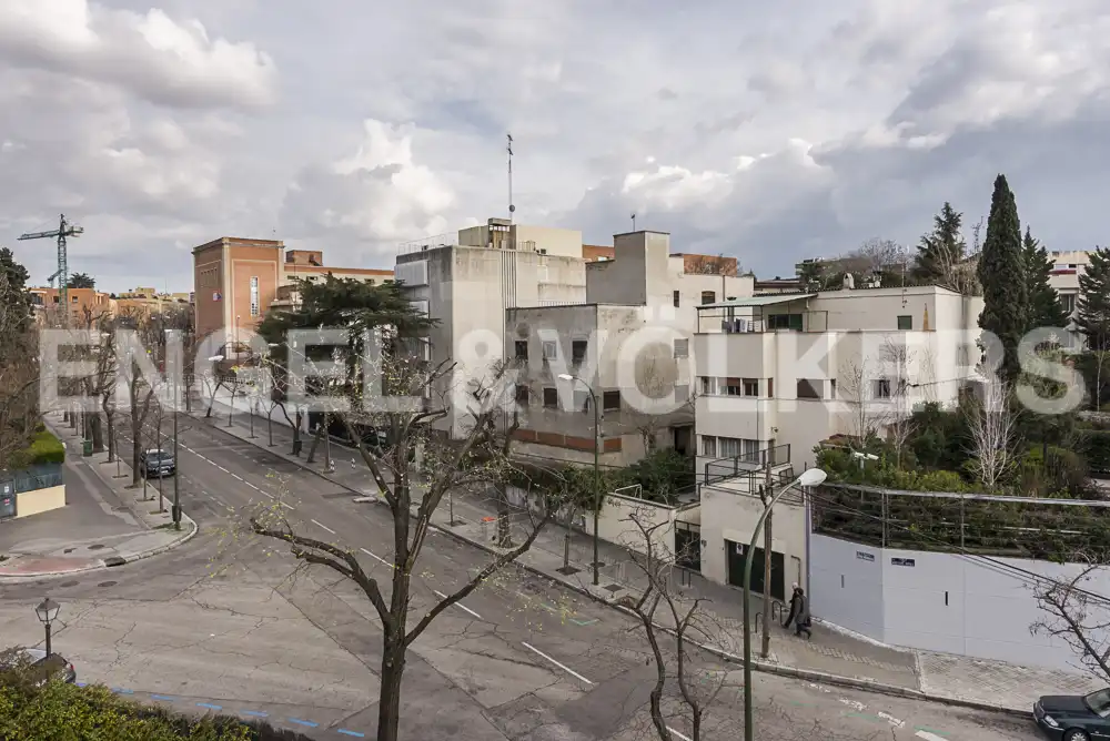 Vista exterior de Pis en venda en Madrid amb Aire condicionat i Calefacció