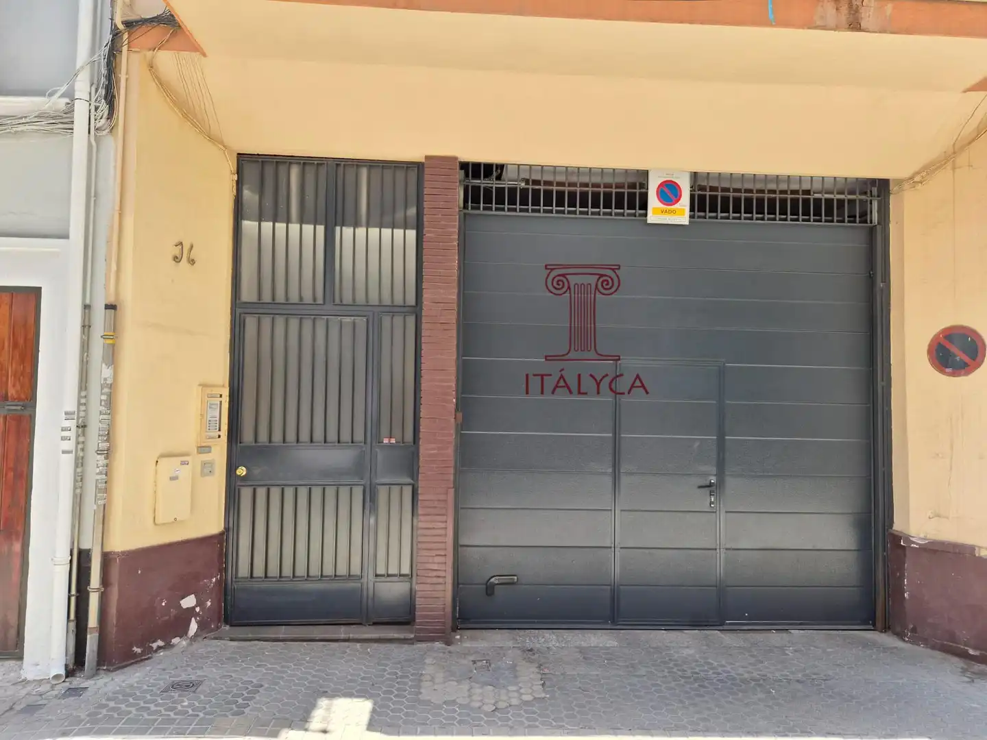 Vista exterior de Estudio en venta en Sevilla con Trastero