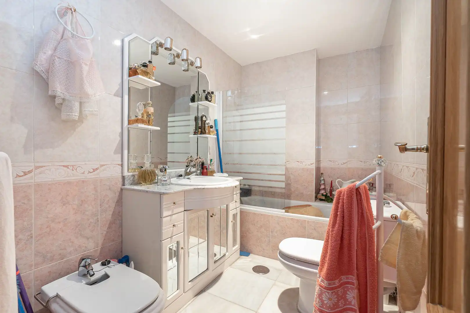 Badezimmer von Haus oder Chalet zum Verkauf in Maracena mit Klimaanlage, Heizung und Terrasse