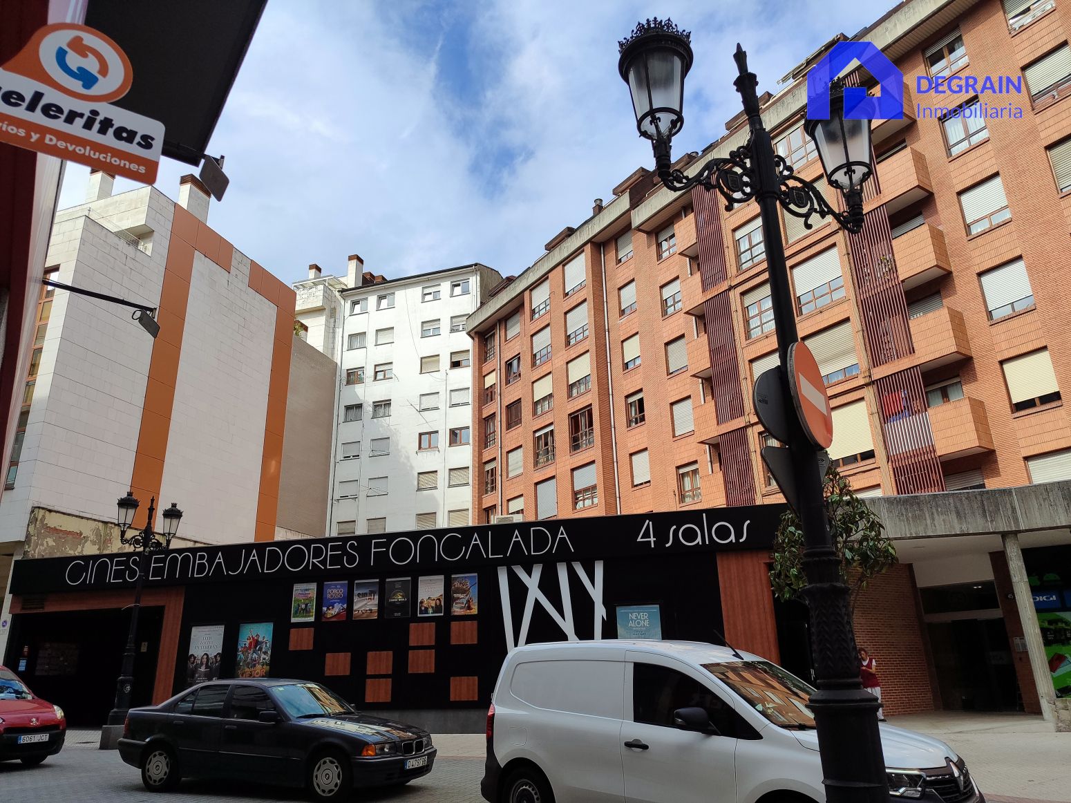 Vista exterior de Pis en venda en Oviedo  amb Calefacció