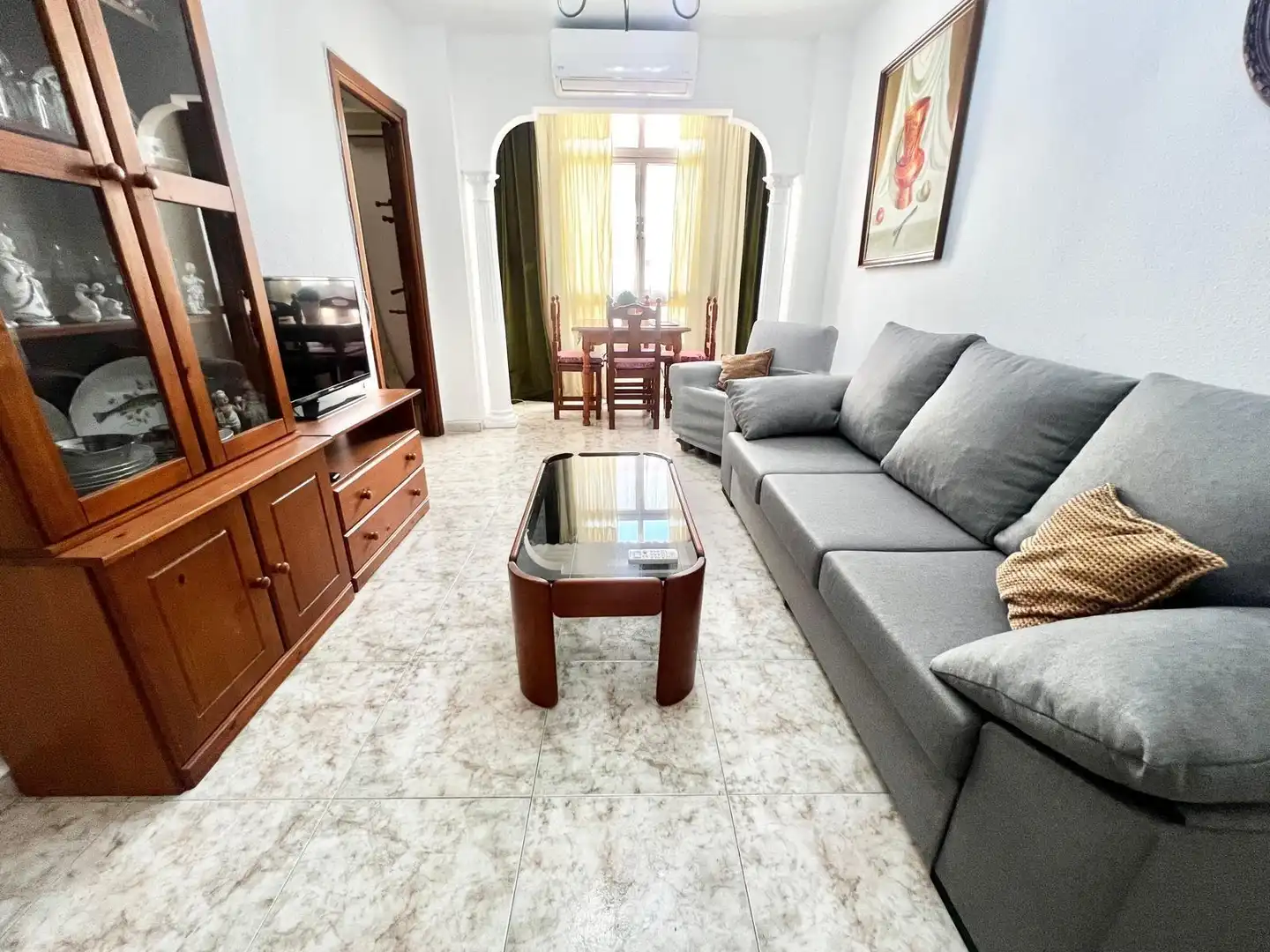 Sala d'estar de Pis de lloguer en Málaga amb Aire condicionat i Moblat