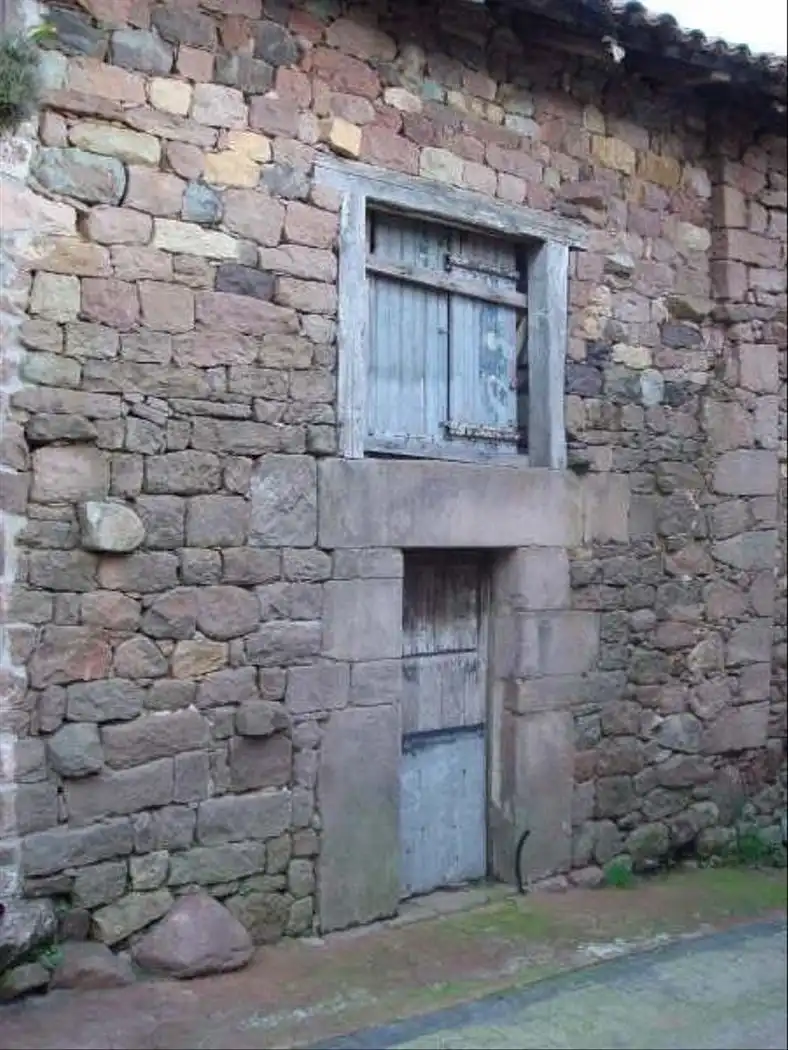 Vista exterior de Edificio en venta en Cabuérniga