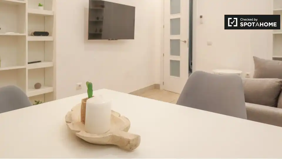 Flat with terrace to rent in Tetuán, imagen 4