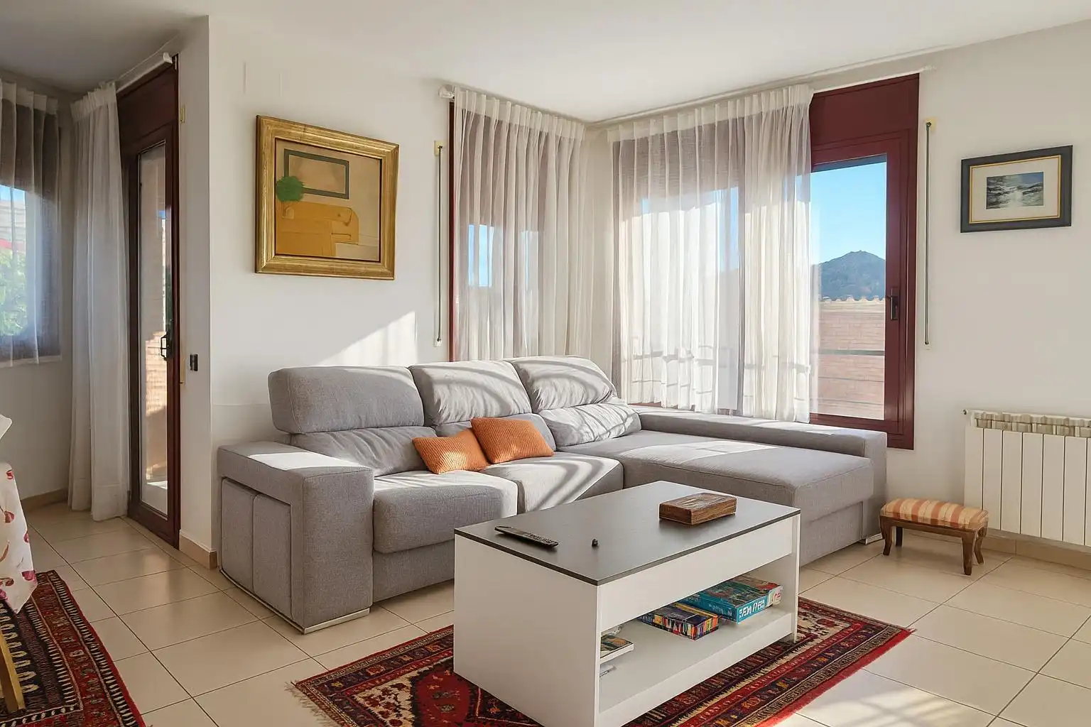 Sala de estar de Casa adosada en venta en Lliçà de Vall con Aire acondicionado, Calefacción y Jardín privado