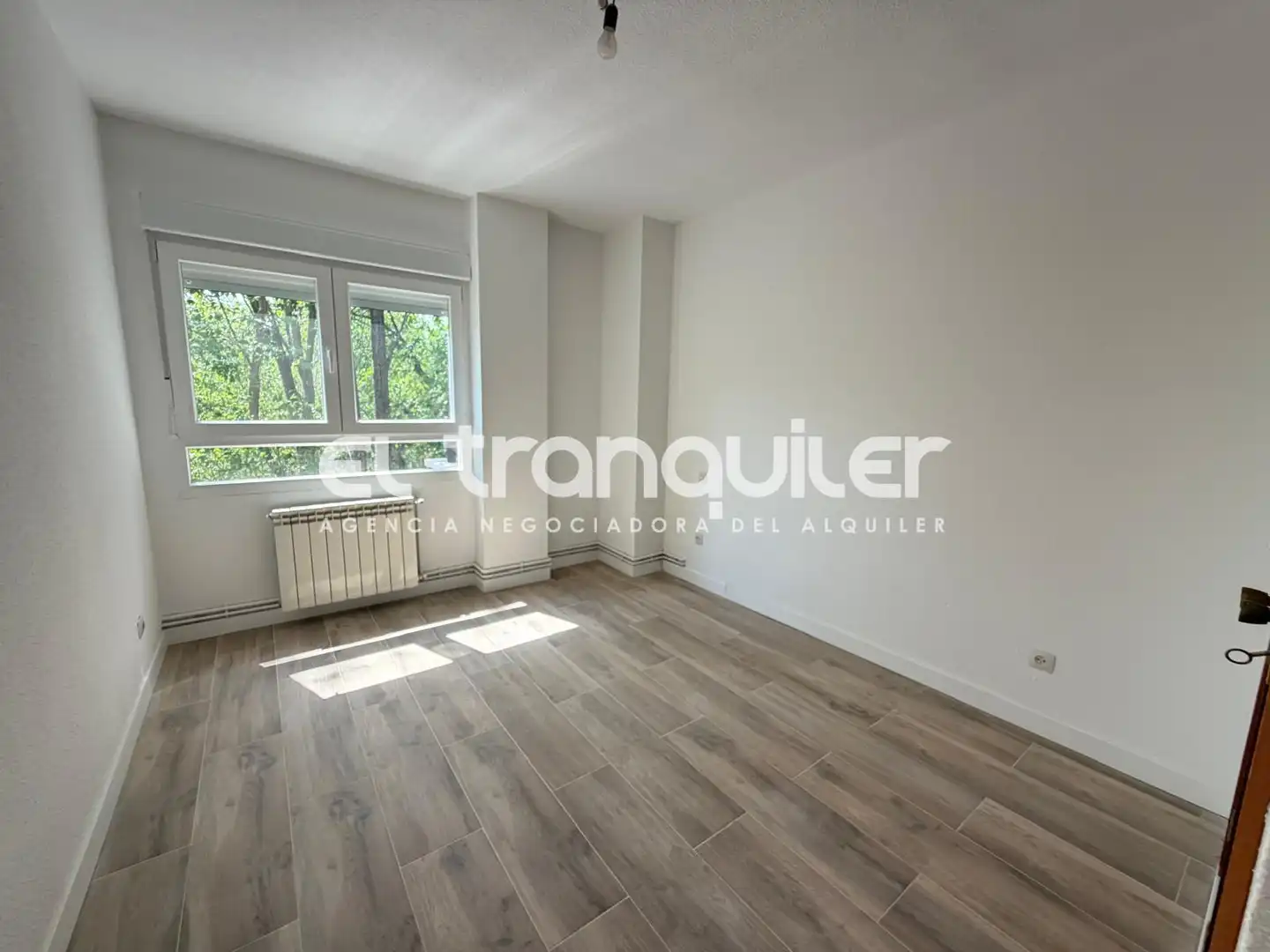 Schlafzimmer von Wohnung zur Miete in Madrid mit Parkett, Terrasse und Haustiere erlaubt