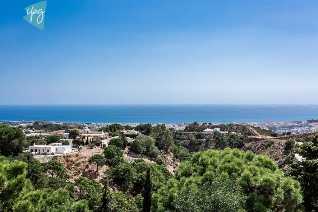 Vista exterior de Casa o xalet en venda en Estepona amb Aire condicionat, Calefacció i Jardí privat