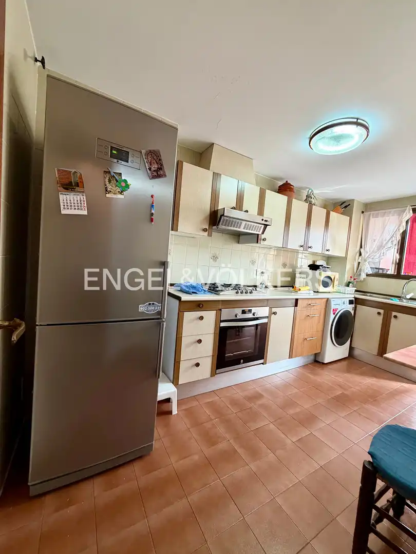 Kitchen of Flat for rent in Valencia  with Air Conditioner, Heating and Balcony