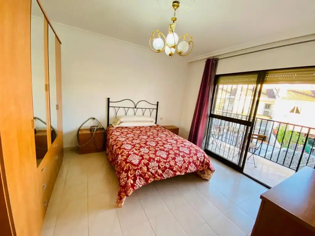 Habitación de Casa o chalet de alquiler en Vélez-Málaga con Terraza y Internet