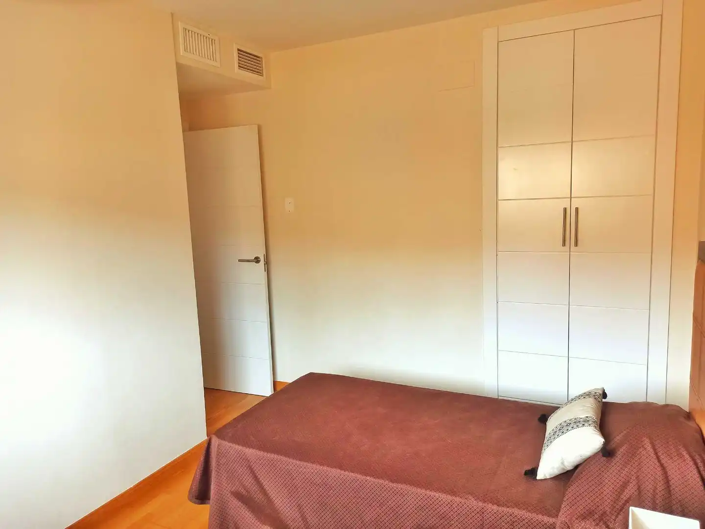 Schlafzimmer von Einfamilien-Reihenhaus zum Verkauf in Vícar mit Klimaanlage und Terrasse