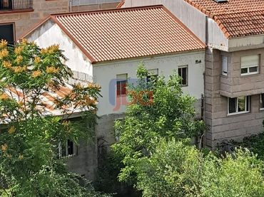Casa con giardino in vendita a A Carballeira