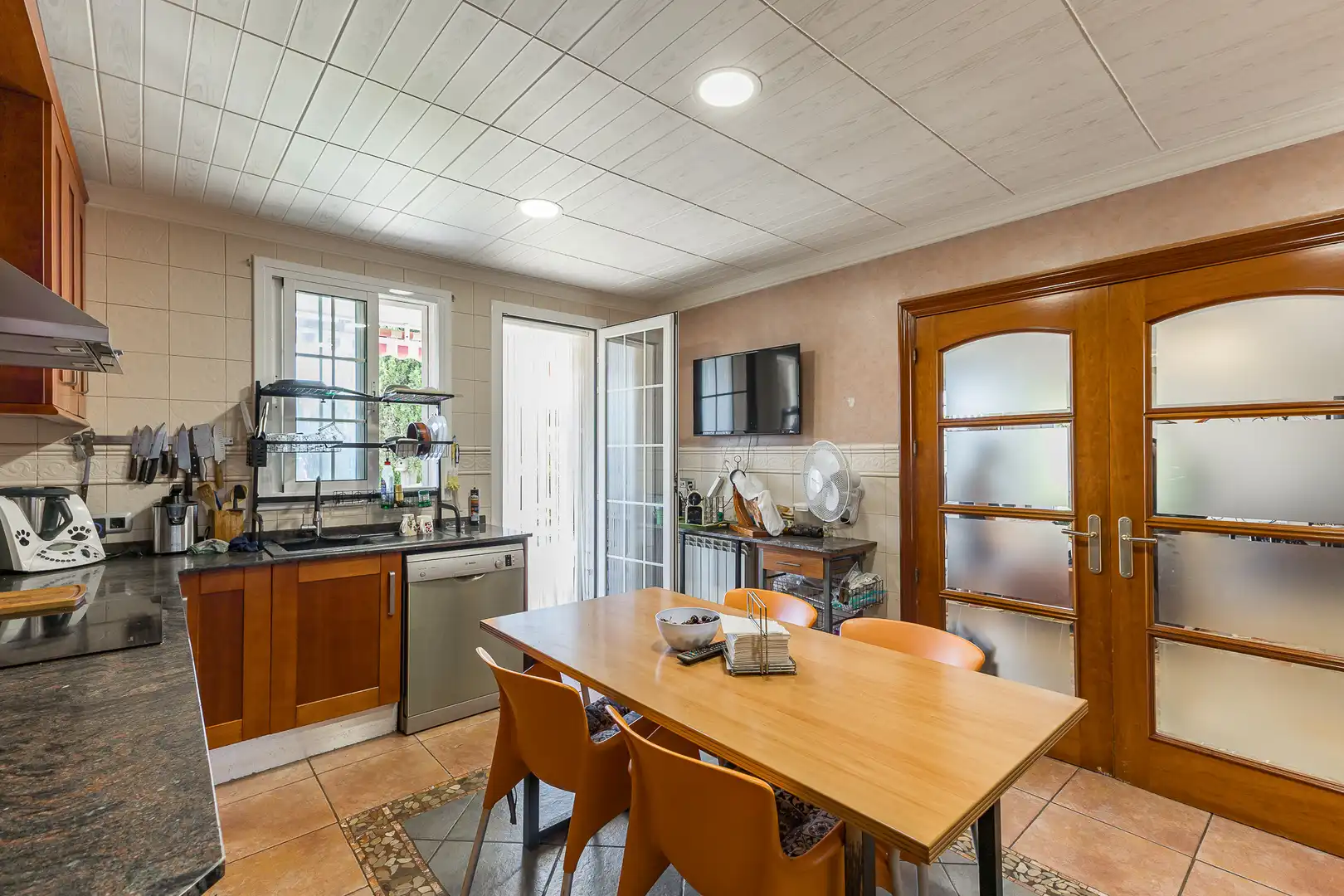 Cocina de Casa o chalet en venta en Cubelles con Aire acondicionado, Calefacción y Jardín privado