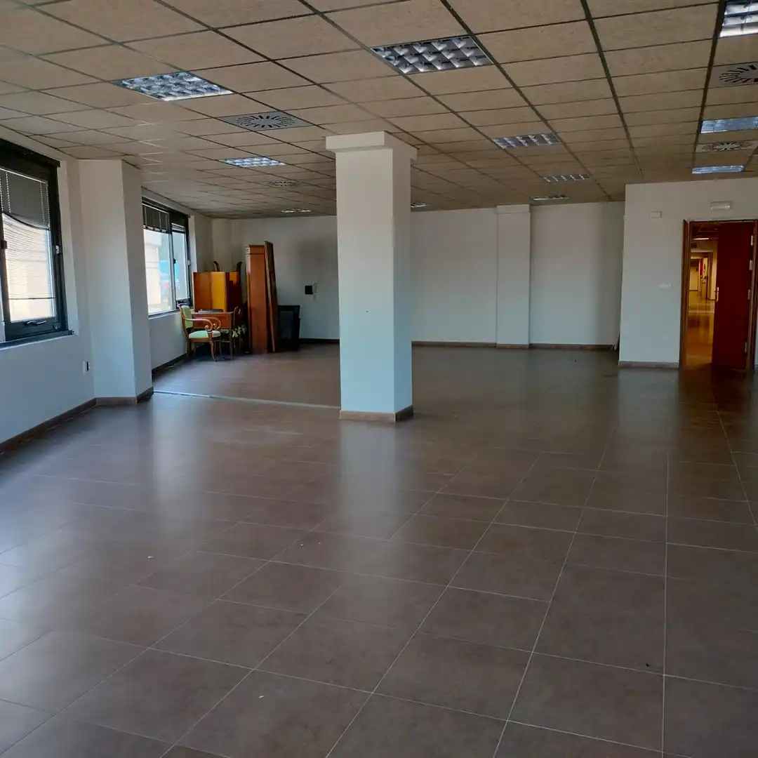 Oficina amb ascensor de lloguer a Ugartebeitia