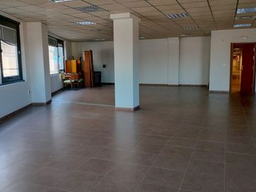Office space with lift to rent in Ugartebeitia