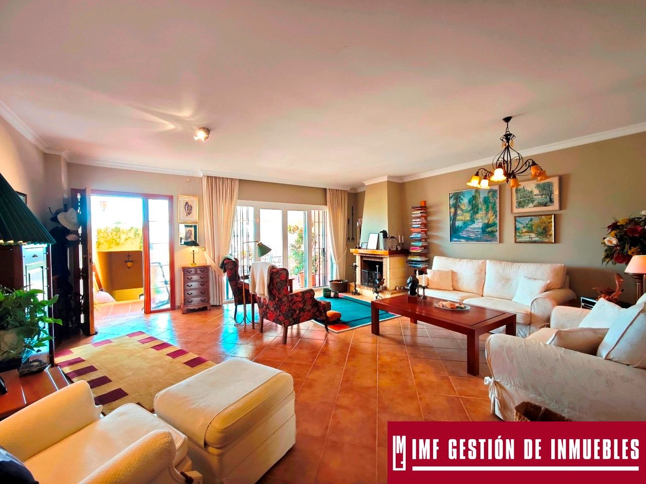 Living room of House or chalet for sale in Vélez-Málaga  with Air Conditioner, Terrace and Swimming Pool