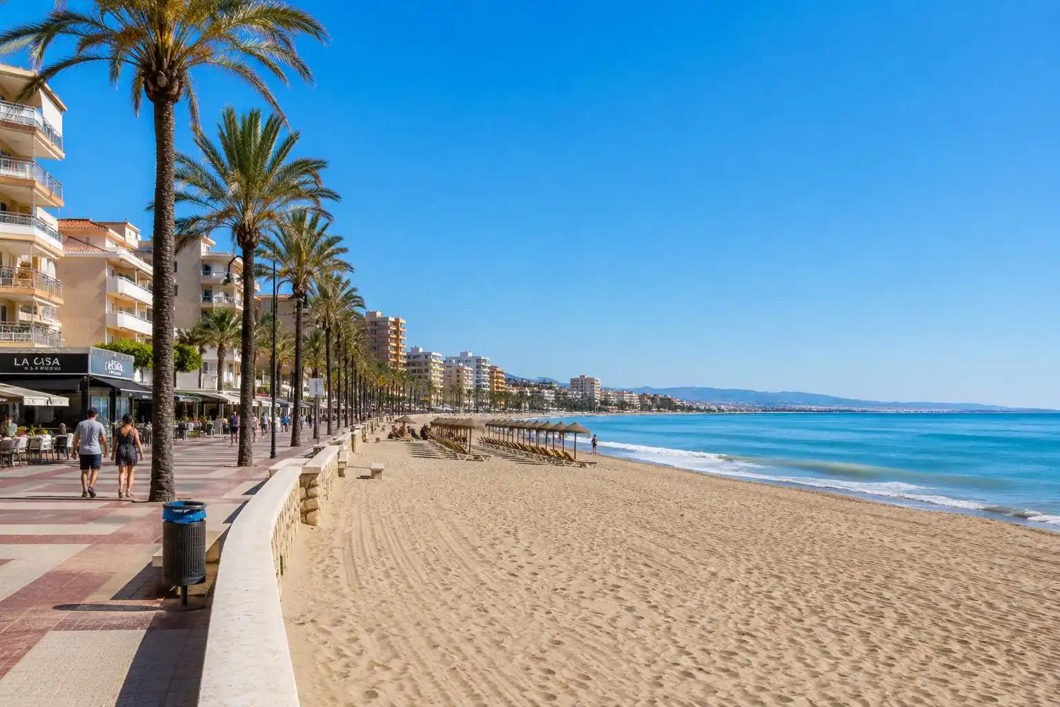 Vista exterior de Casa o xalet en venda en Fuengirola amb Aire condicionat, Terrassa i Traster