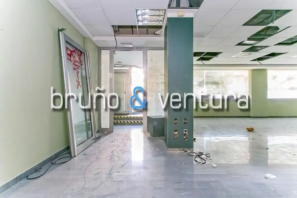 Local comercial en venda a Centre Vila, imagen 12